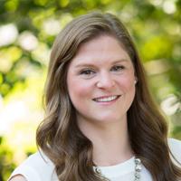 Laura Cobb Headshot